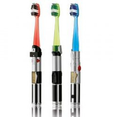 GUM STAR WARS SPAZZOLINO LIGHTSABER 6+ ANNI 1 PEZZO